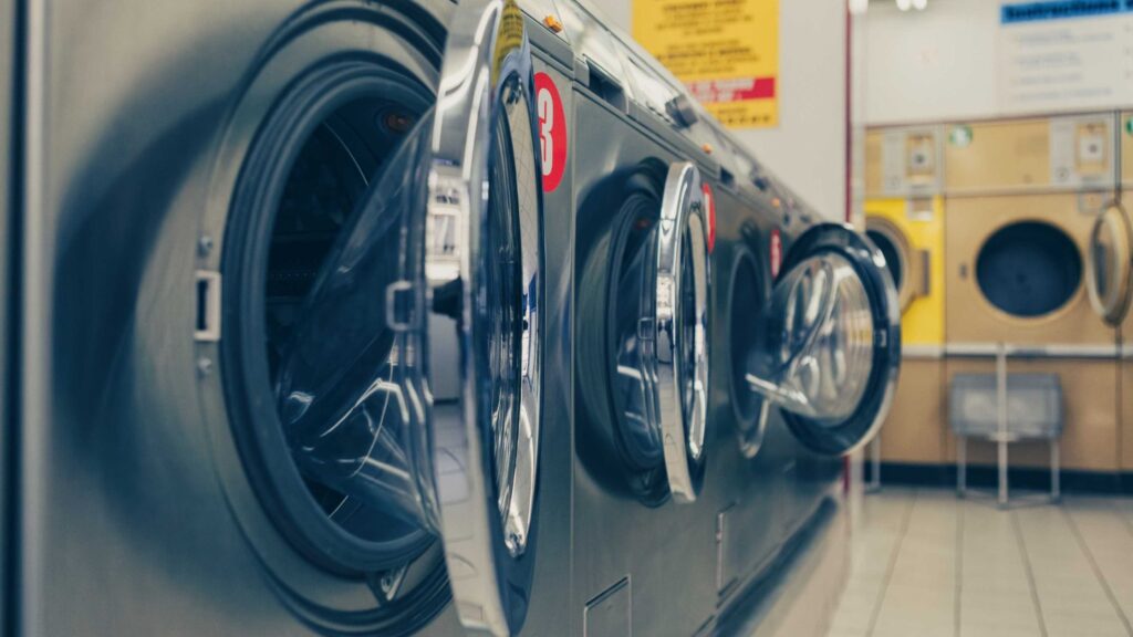 Fresh, Clean Laundry Made Easy at Our Lincoln Laundromat
